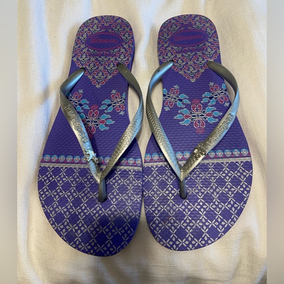 Havaianas Slim Purple & Silver Patterned Flip Flops - Size USA 7/8 - Picture 2 of 5
